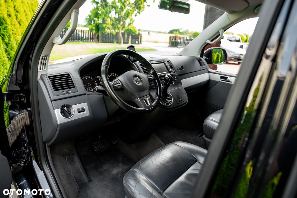 Volkswagen Multivan - 16