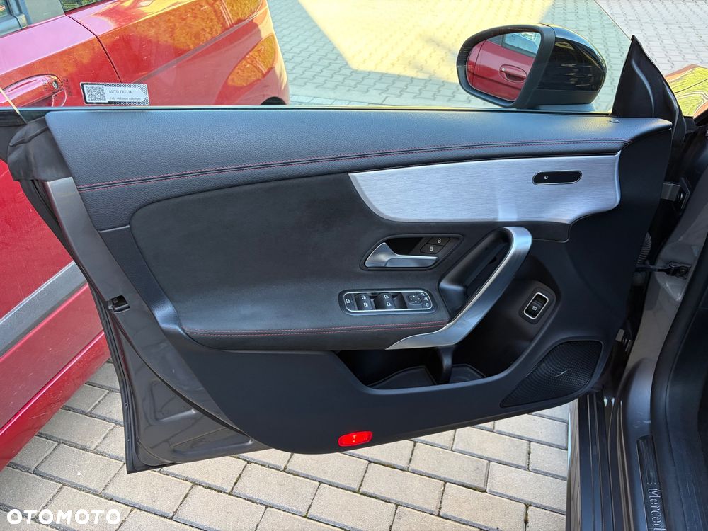 Mercedes-Benz CLA 220 AMG Line 7G-DCT - 13