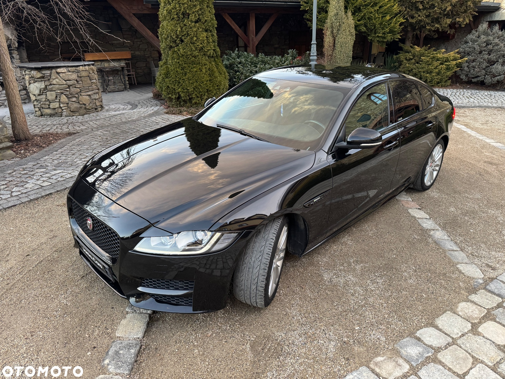 Jaguar XF - 10