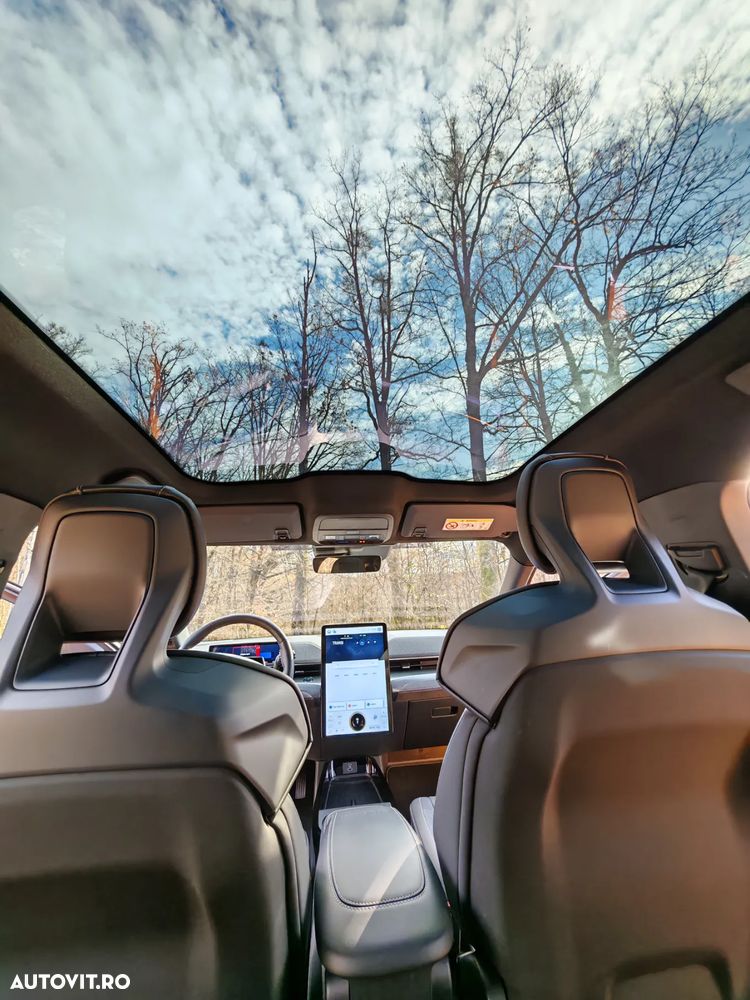 Ford Mustang Mach-E AWD GT - 11