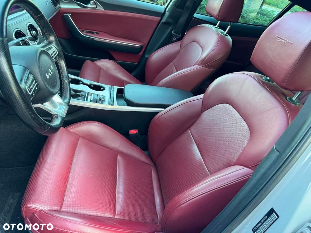 Kia Stinger - 22