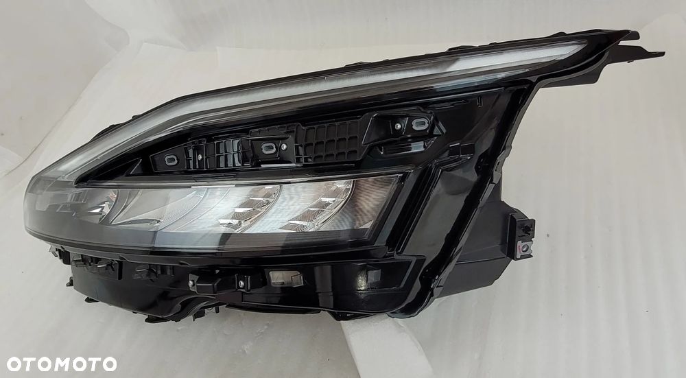 LAMPA LEWA PRZÓD NISSAN QASHQAI III J12 2021- KOITO 100-8D02F 26060-6HN2C - 5