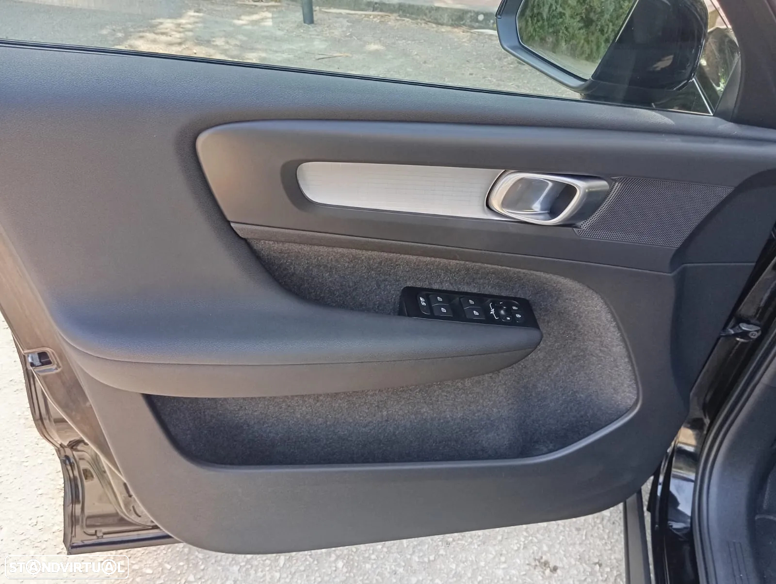 Volvo XC 40 1.5 T2 Momentum Plus - 14