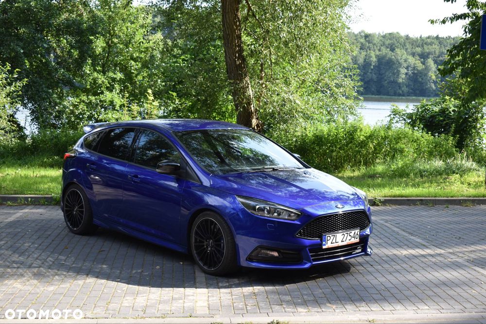 Ford Focus 2.0 EcoBoost ST mit Leder-Sport-Paket - 2