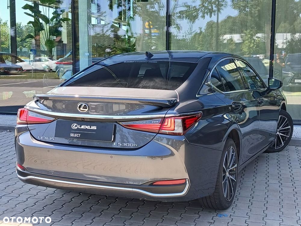 Lexus ES 300h Business Edition - 12