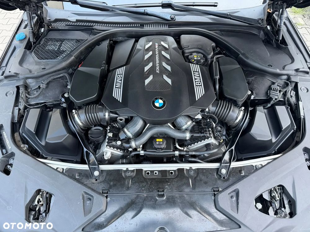 BMW Seria 8 - 8