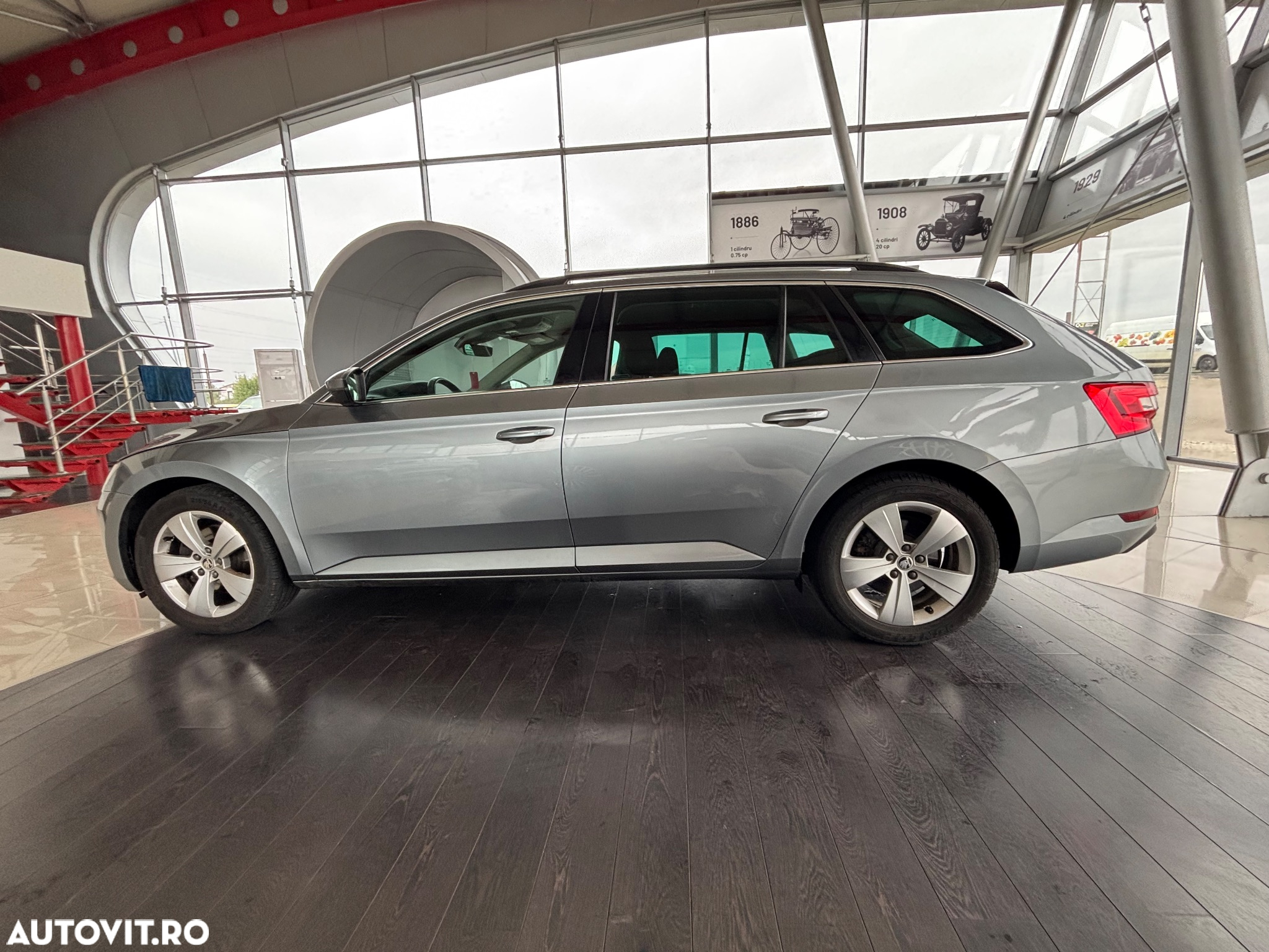 Skoda Superb Combi 2.0 TDI DSG Active - 11