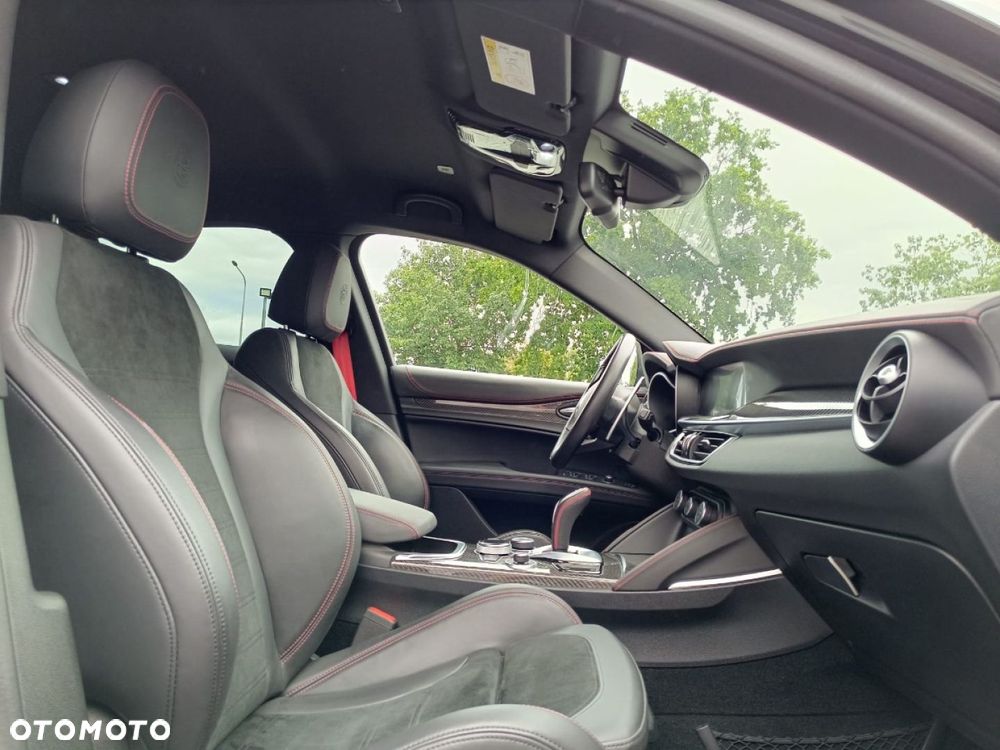 Alfa Romeo Stelvio 2.9 V6 Bi-Turbo Quadrifoglio Q4 - 32