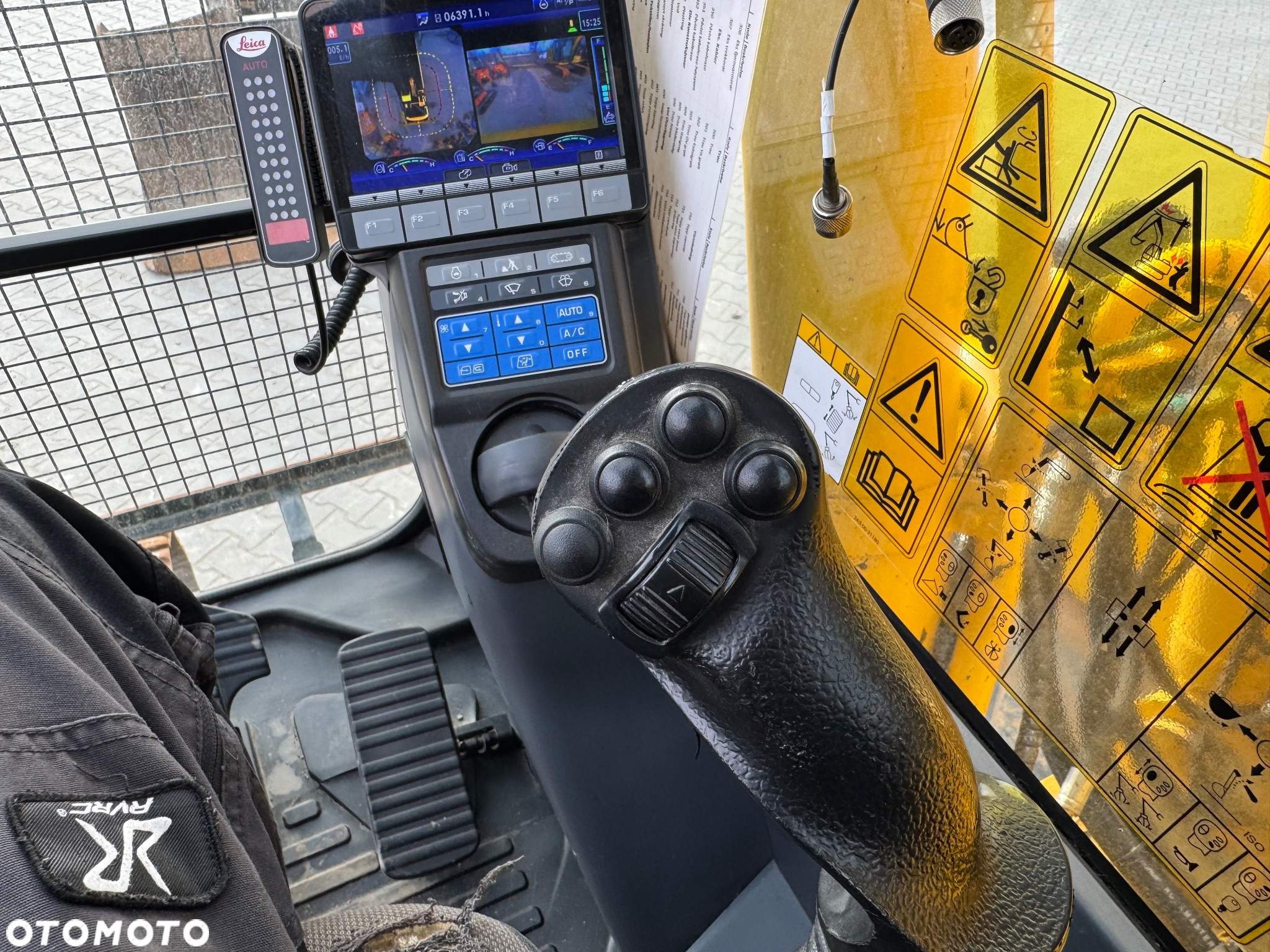 Komatsu PC210 LC-11 23 TONY - 29