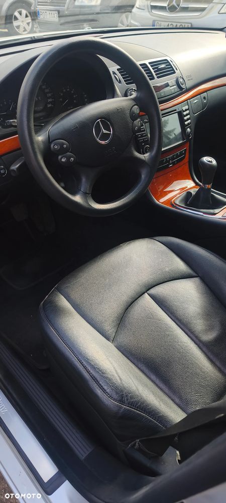 Mercedes-Benz Klasa E 200 Kompressor Classic - 21