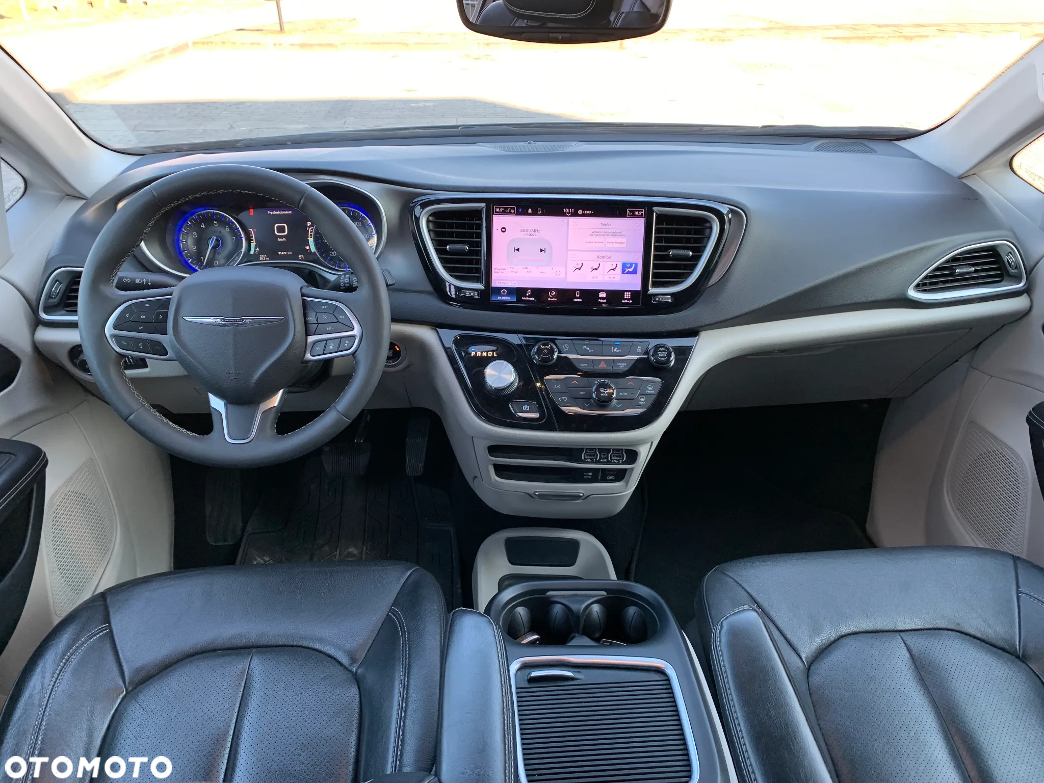 Chrysler Pacifica - 8