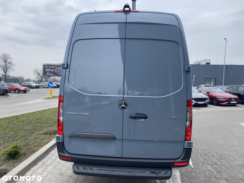 Mercedes-Benz Sprinter - 5