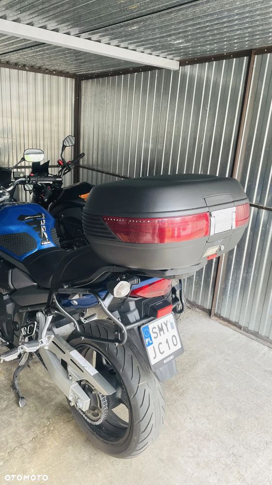 Suzuki GSX - 21