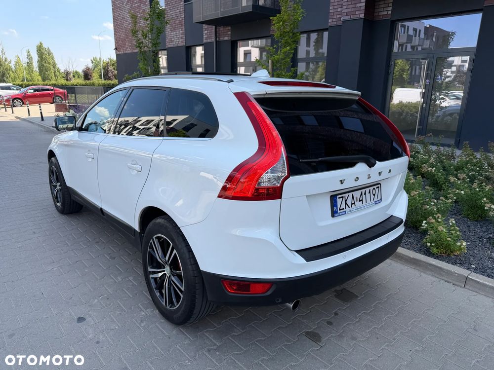 Volvo XC 60 D4 Geartronic Summum - 9