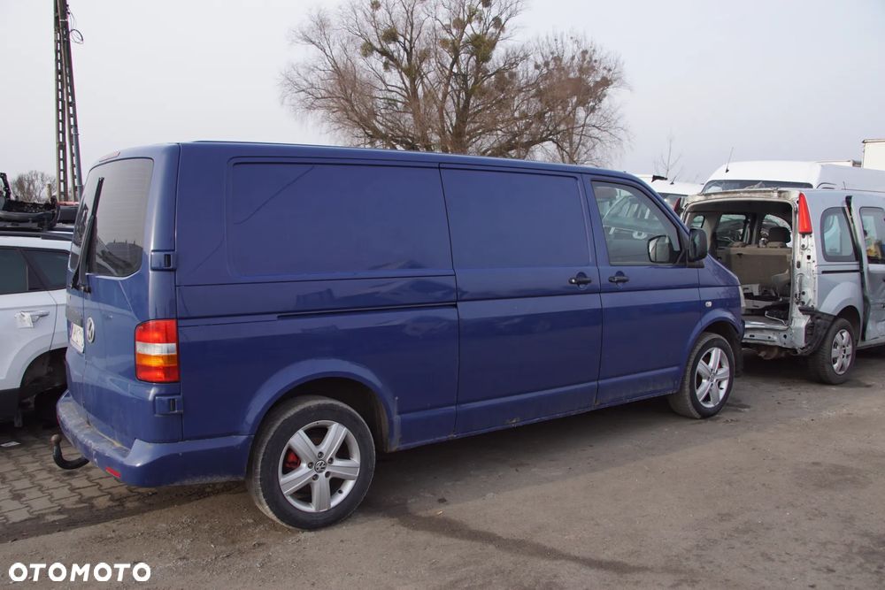 Auto na części - Volkswagen Transporter T5 2.5 TDI 130 KM BNZ KPE LL5M 2008R Silnik Skrzynia Drzwi Maska Klapa Błotnik Zderzak Lampa Szyba Klamka Lusterko Deska Kokpit Sterownik Moduł Czujnik Licznik Wyświetlacz Panel Kierownica - 4