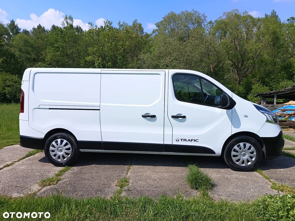 Renault Trafic L2H1 2.0 diesel 145kM 2019rok WEBASTO, CZUJNIKI PARKOWANIA, HAK, NIEWIELKI PRZEBIEG stan BDB, BEZWPADKOWY! - 13