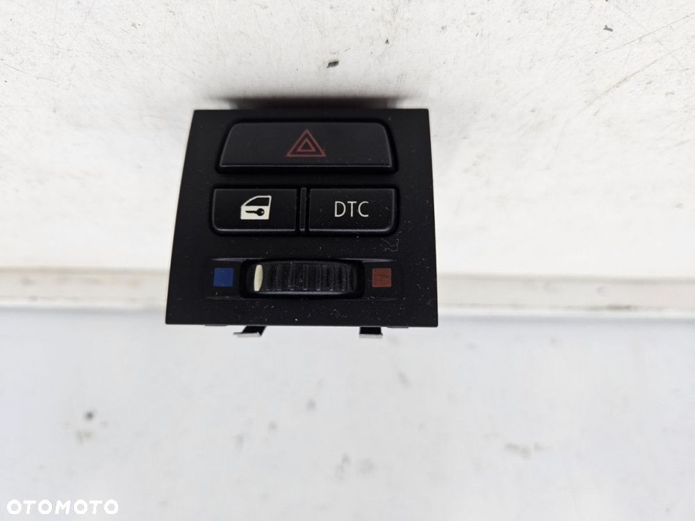 Włącznik świateł awaryjnych BMW E90 E91 E92 E93 04-12r. przycisk 9132421 - 1