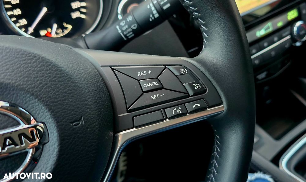 Nissan Qashqai 1.6 DCI ALL-MODE 4x4i N-Connecta - 17