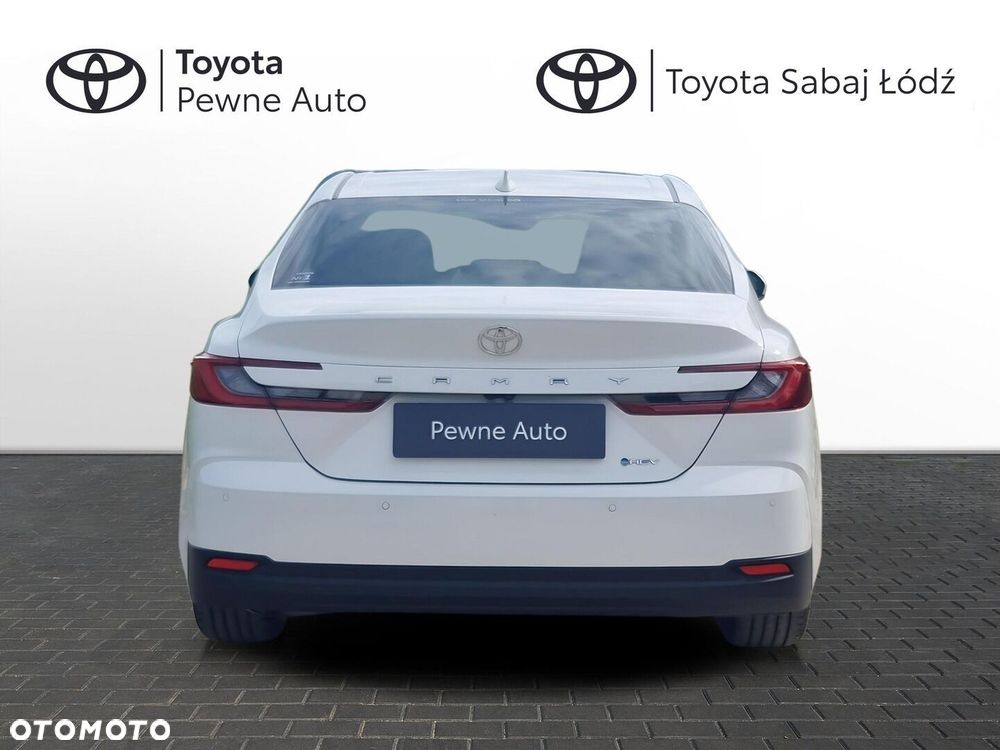 Toyota Camry - 5
