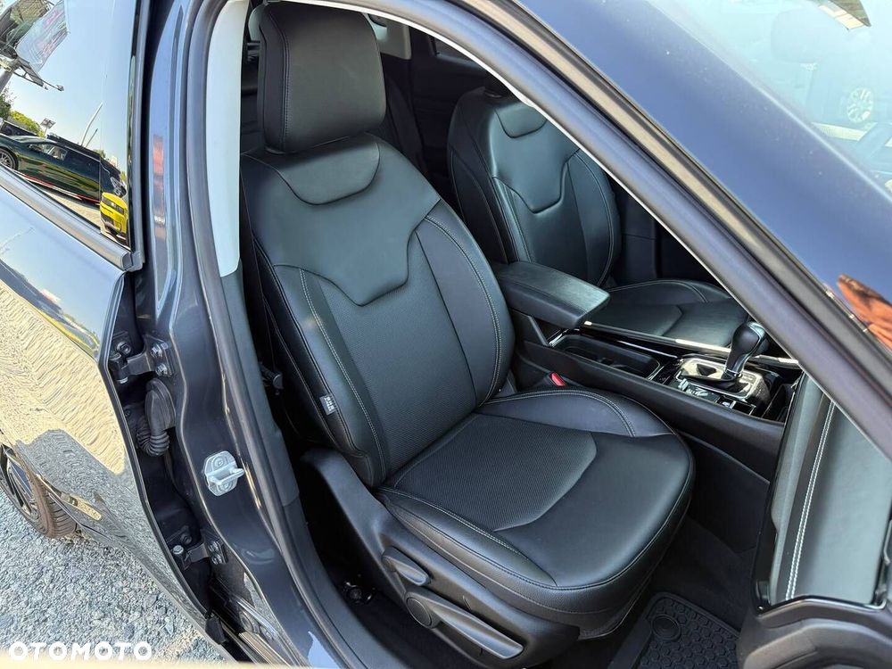 Jeep Compass - 33