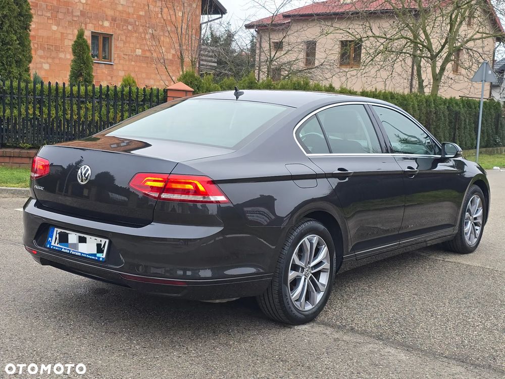 Volkswagen Passat - 29