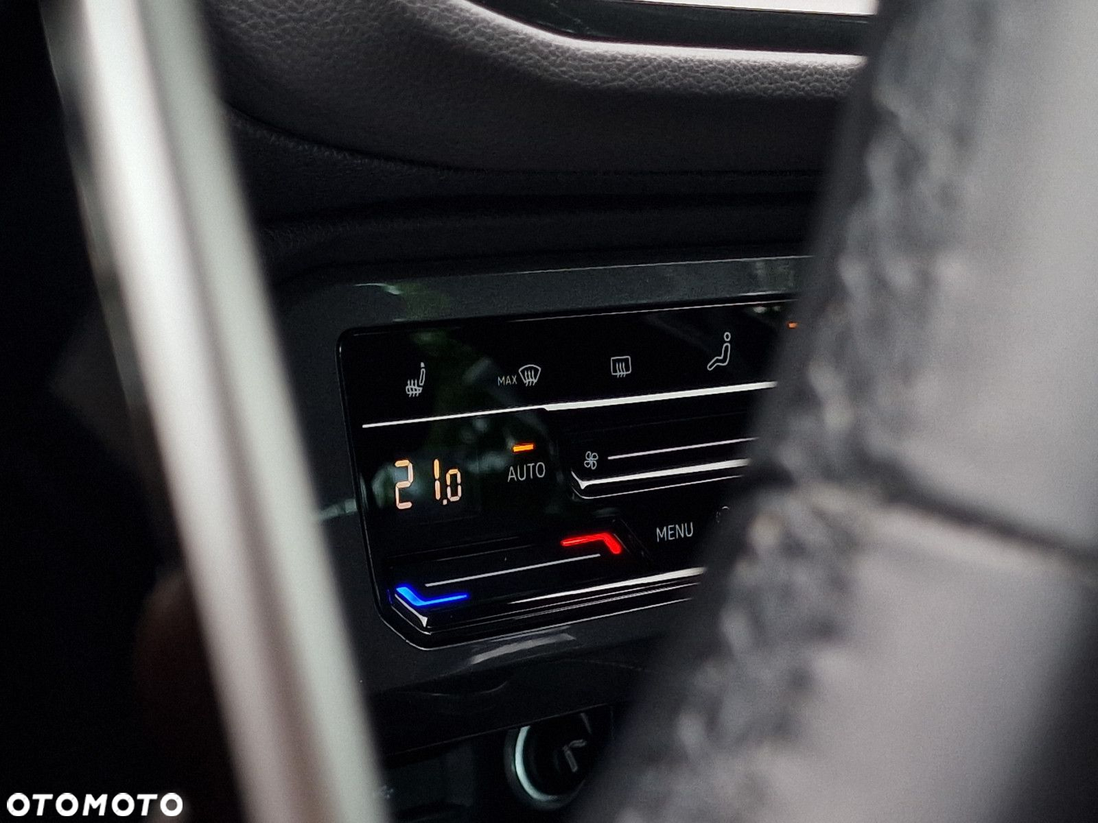 Volkswagen Tiguan 2.0 TDI SCR 4Mot Elegance DSG - 38