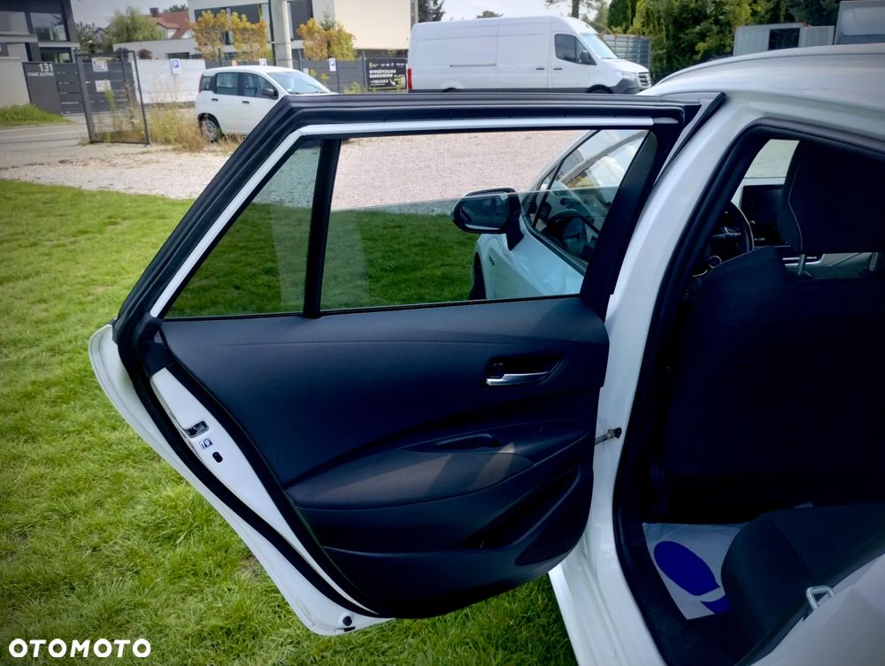 Toyota Corolla 1.8 Hybrid Comfort - 8