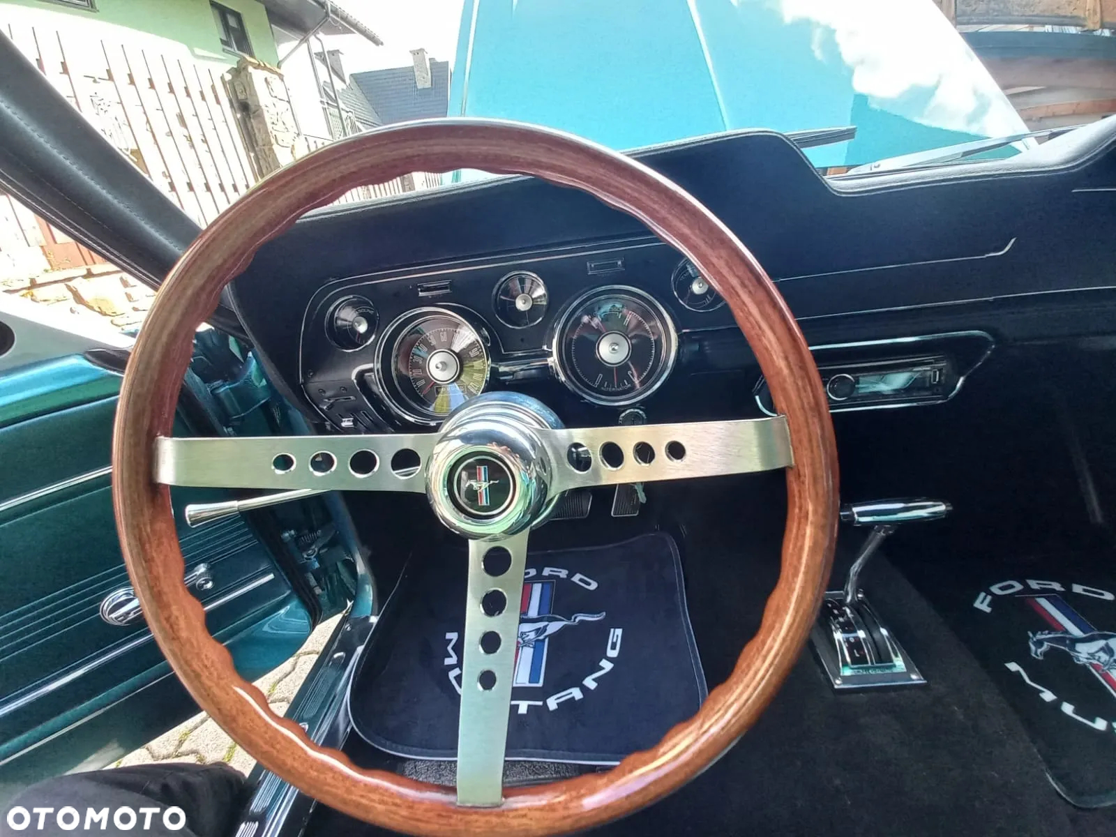 Ford Mustang - 16