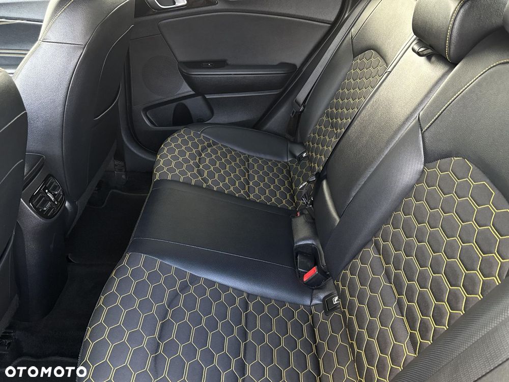 Kia XCeed - 13