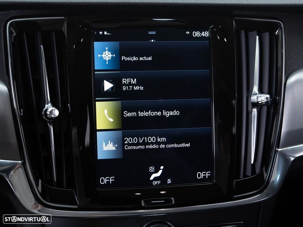 Volvo V90 2.0 T8 Momentum AWD Geartronic - 23