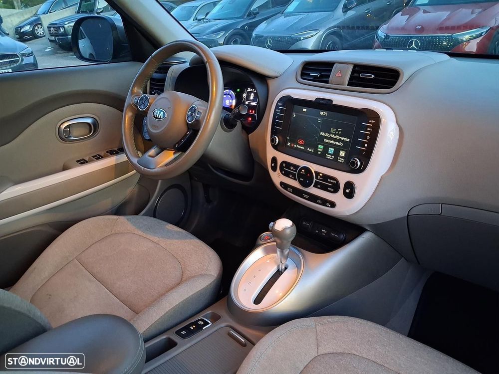 Kia e-Soul EV - 14