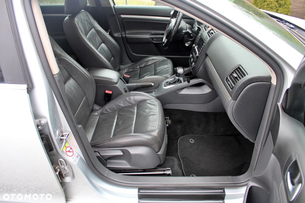 Volkswagen Golf 2.0 TDI Highline DSG - 18