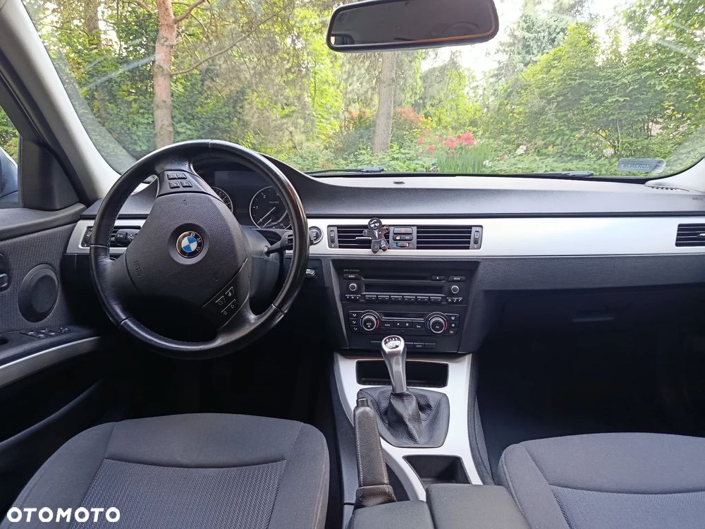 BMW Seria 3 318d DPF - 2