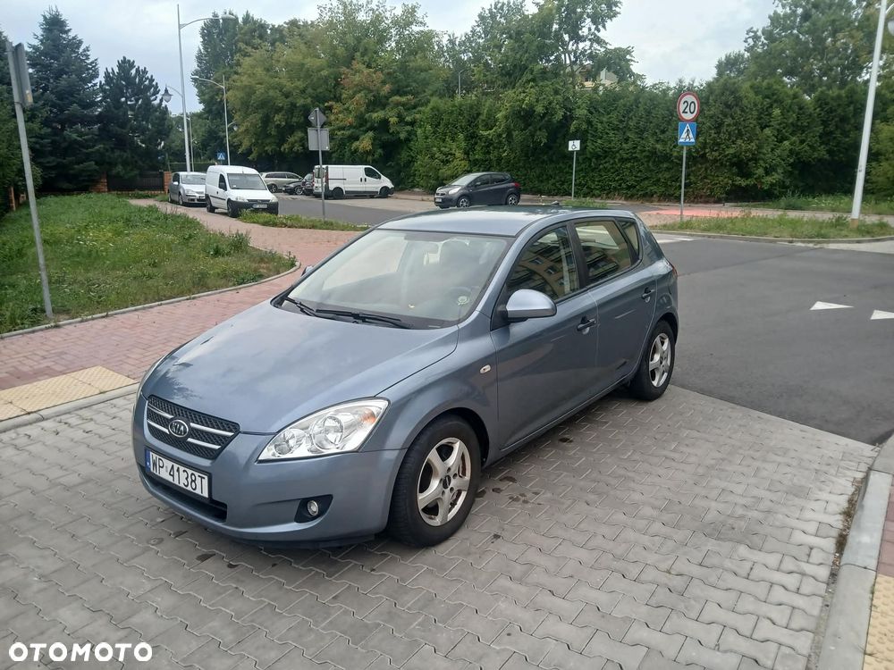 Kia Ceed - 1
