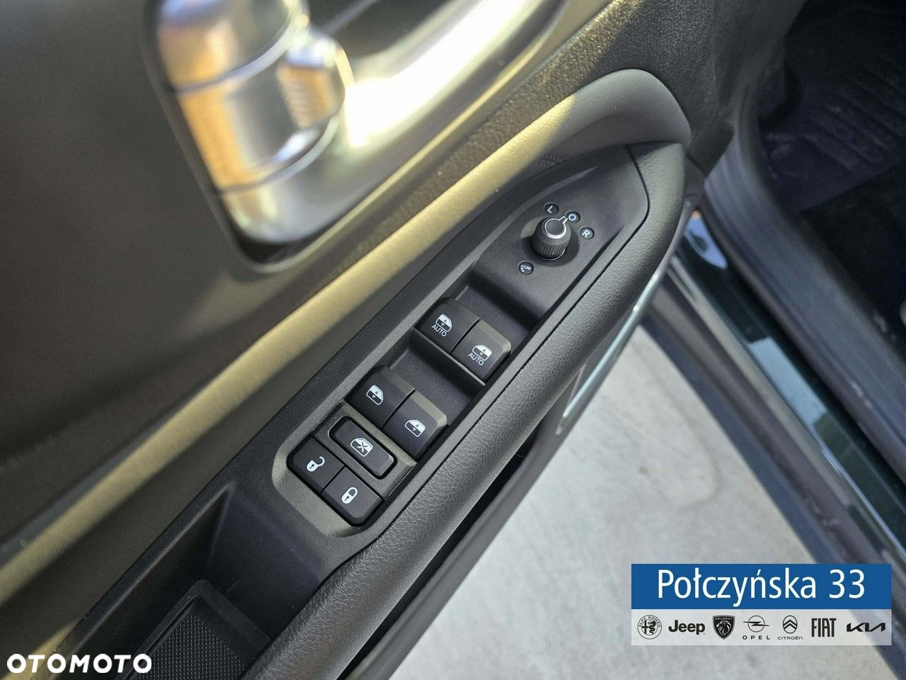 Jeep Compass - 12