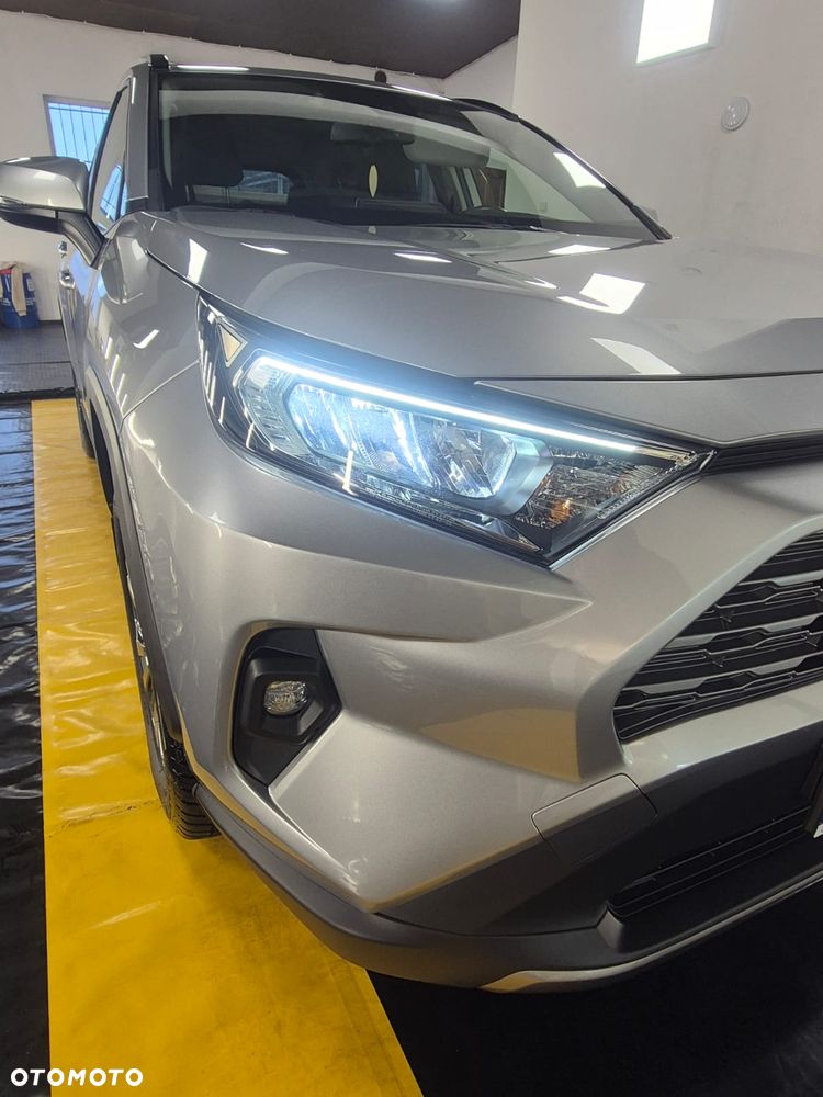 Toyota RAV4 - 8
