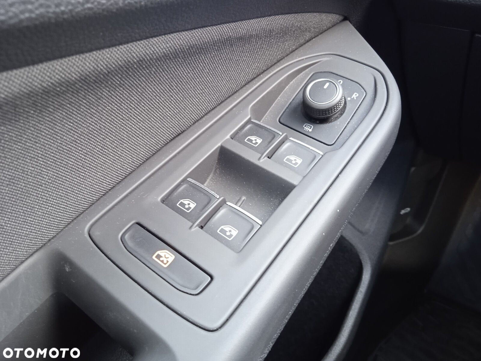 Volkswagen Golf - 18