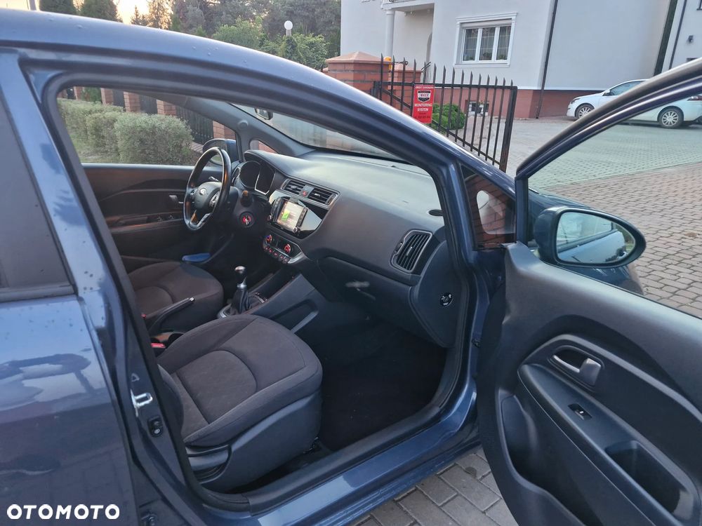 Kia Rio - 23