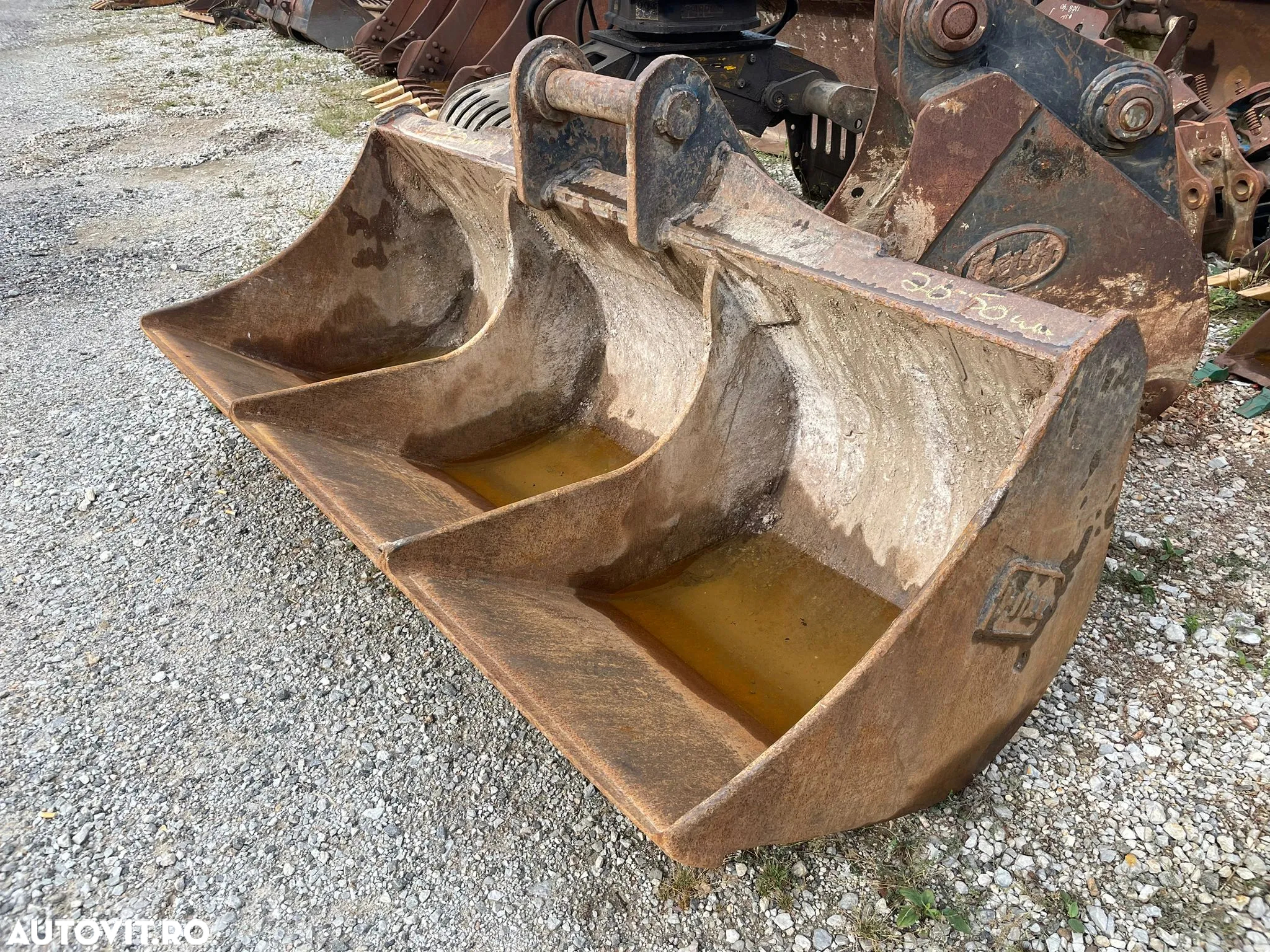Cupa Taluz latime de 2050 mm pentru excavatoare de 20-25 tone - 2