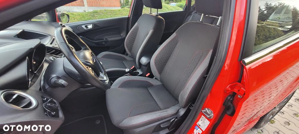 Ford Fiesta 1.0 EcoBoost Start-Stop ST-LINE - 24