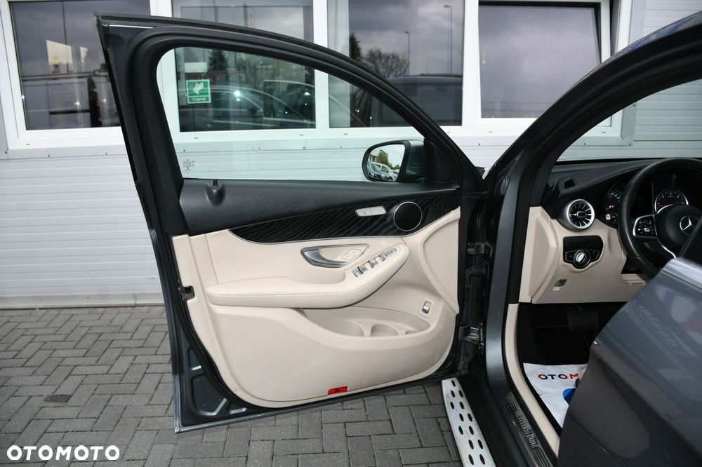 Mercedes-Benz GLC 200 d Business Edition - 35