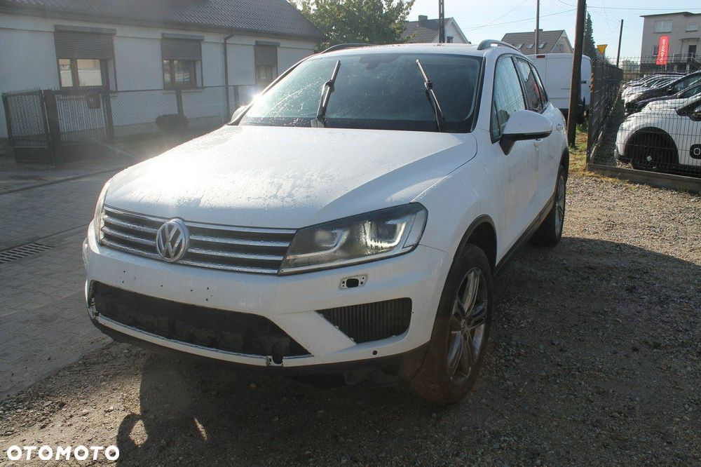Volkswagen Touareg - 1