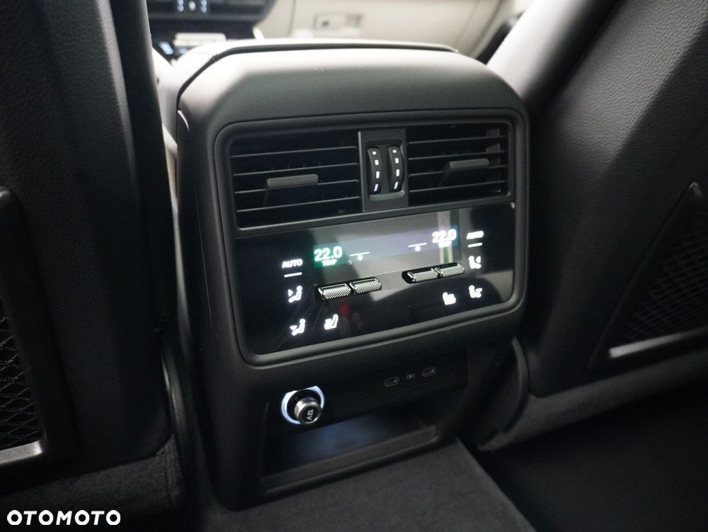 Porsche Cayenne E-Hybrid PHEV Black Edition - 34