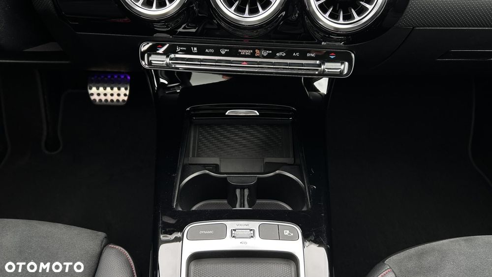 Mercedes-Benz Klasa A 220 4-Matic AMG Line 8G-DCT - 19