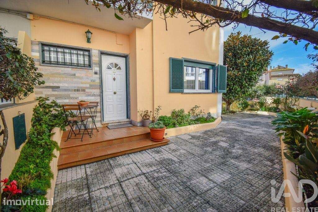Moradia em banda T4 em Algueirão-Mem Martins de 225 m2 - Grande imagem: 3/30
