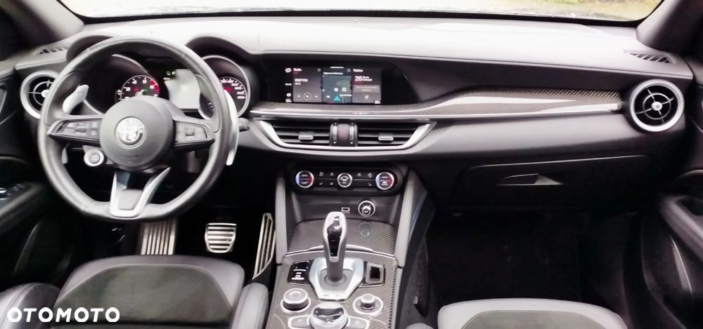 Alfa Romeo Stelvio 2.0 Turbo Veloce Q4 - 6