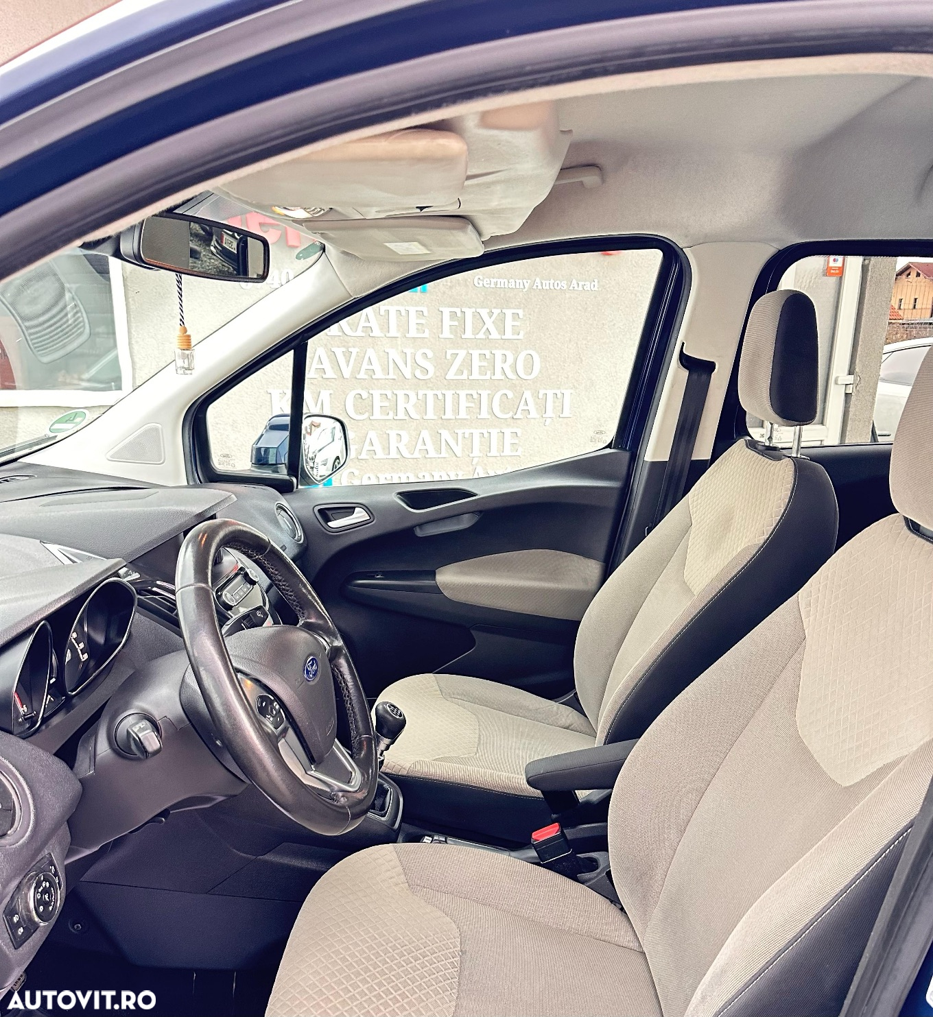Ford Tourneo Courier - 14
