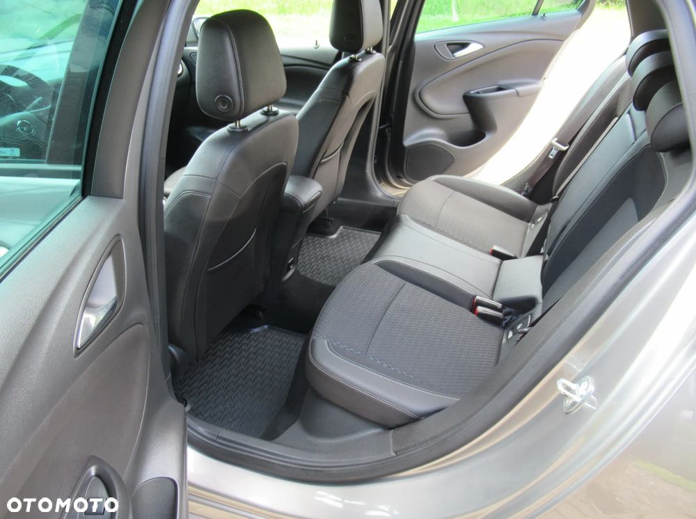 Opel Astra 1.6 D Start/Stop Sports Tourer Innovation - 16