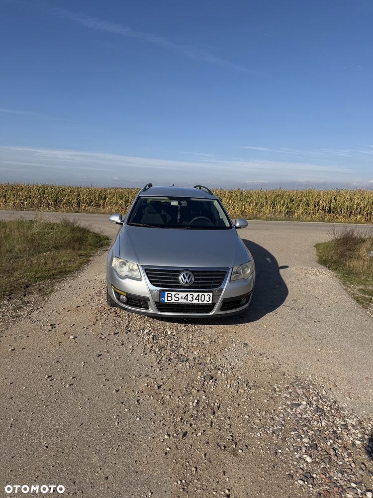 Volkswagen Passat - 1