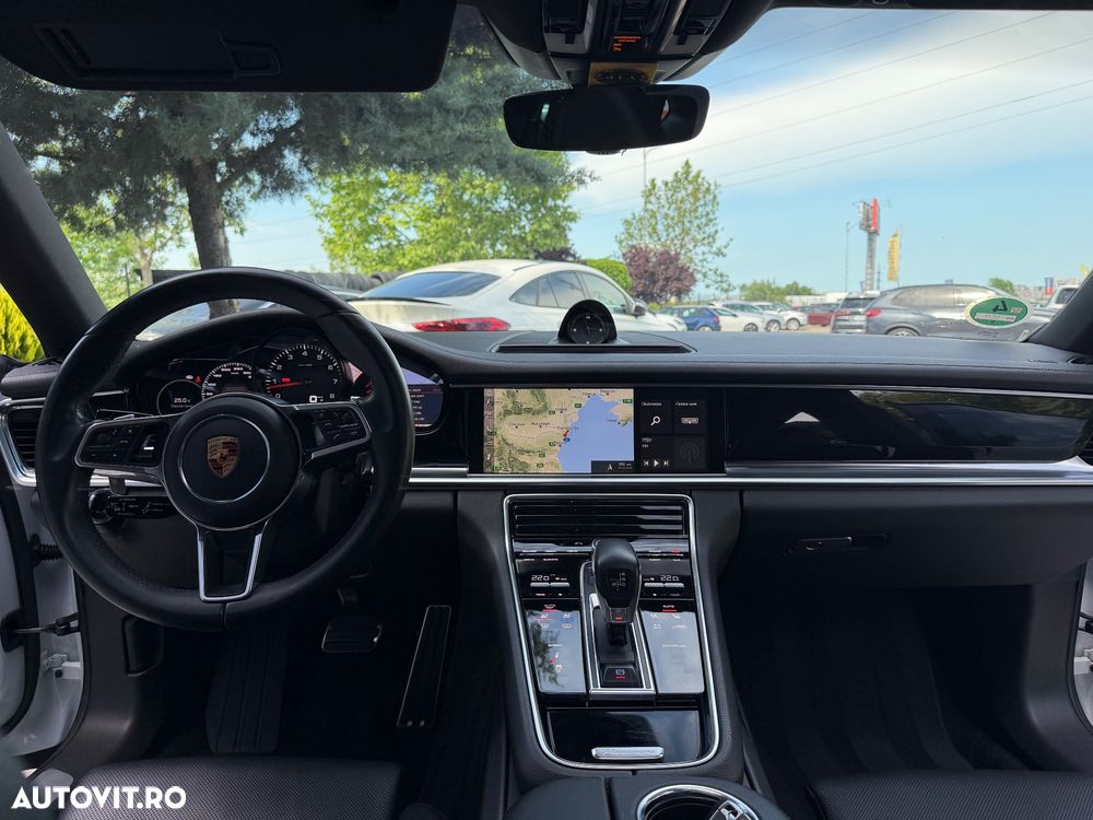 Porsche Panamera 4S Executive - 38